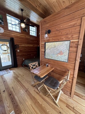 1 makuuhuone, silitysrauta/-lauta, Wi-Fi, vuodevaatteet