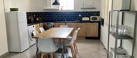 Fridge, microwave, oven, dishwasher