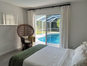 3 bedrooms, desk, iron/ironing board, travel cot