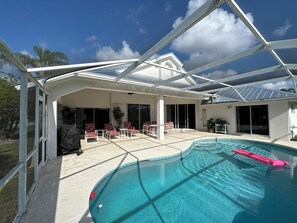 Piscine extérieure, piscine chauffée