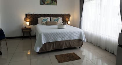 Hotel Boutique CasAguacate