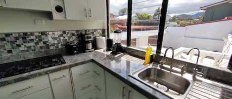 Appartamento familiare, 2 camere da letto, non fumatori, cucina | Cucina privata | Frigorifero nell'area comune, forno a microonde nell'area comune
