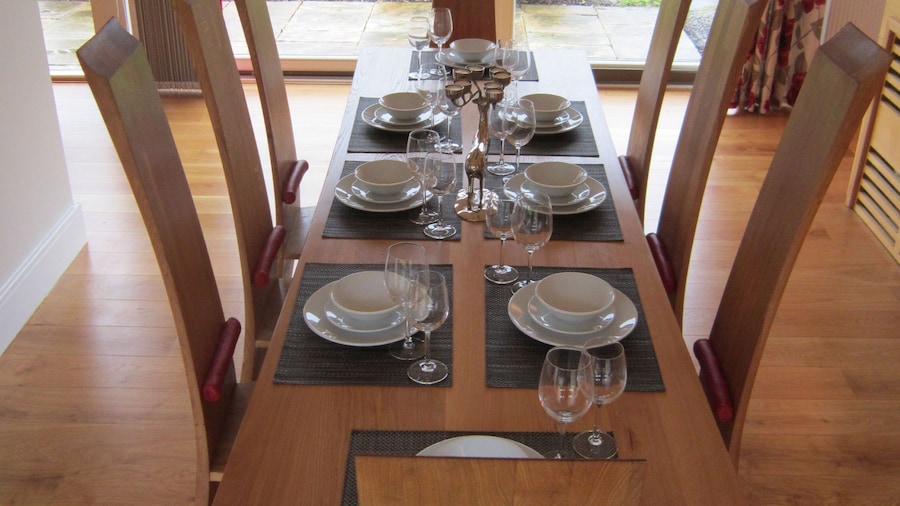 Large Detached Home to Sleep up to 10 People Just 5 Mins From Kenmare Town