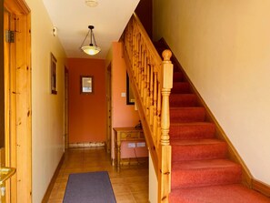 Apartment | 3 bedrooms - Convenient Spacious 3 Bedroom Home in Kenmare Town (Kenmare)