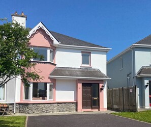 Apartment | 3 bedrooms - Convenient Spacious 3 Bedroom Home in Kenmare Town (Kenmare)