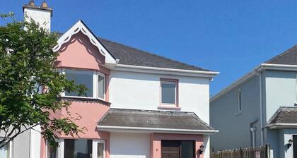 Convenient Spacious 3 Bedroom Home in Kenmare Town