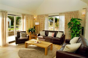 Apartment | 4 bedrooms - Spacious 4 Bedroom Home to Sleep 8 People Just 5 Mins From Kenmare Town (Kenmare)