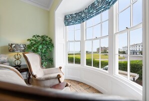 Interior - 2 luxury Georgian apartments, Hot-tub, Sea views, 12 guests (West Sussex)