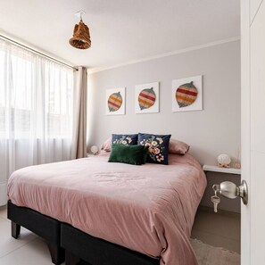 1 bedroom, iron/ironing board, free WiFi, bed sheets - Perfect apartment for your rest. High-speed Wi-Fi, free covered parking. (Santiago)