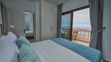 2 bedrooms, iron/ironing board, bed sheets