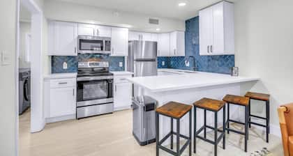 Clean Remodeled 2-bedroom corporate apt in Brazoria with AC, Wi-Fi, Washer/dryer