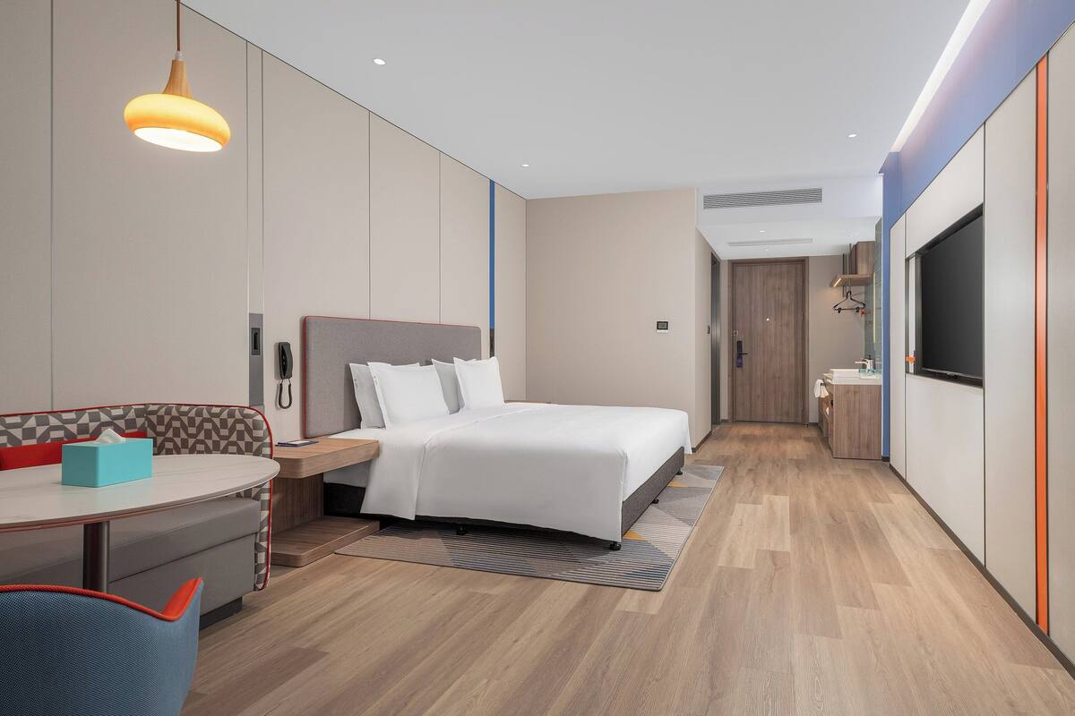 Standardzimmer, 1Â King-Bett, Bergblick | Hochwertige Bettwaren, Daunenbettdecken, laptopgeeigneter Arbeitsplatz