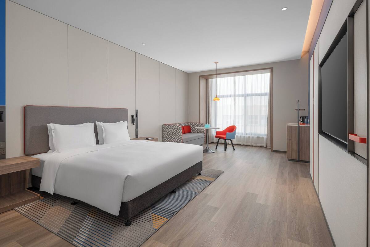 Standardzimmer, 1Â King-Bett | Hochwertige Bettwaren, Daunenbettdecken, laptopgeeigneter Arbeitsplatz