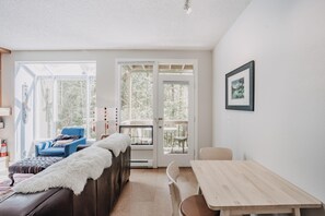 Condo, 1 Bedroom, Balcony | Ruang tamu