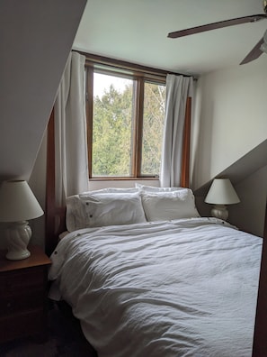 WiFi, bed sheets