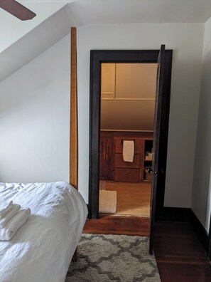 WiFi, bed sheets