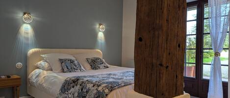 1 slaapkamer, een bureau, wifi, beddengoed