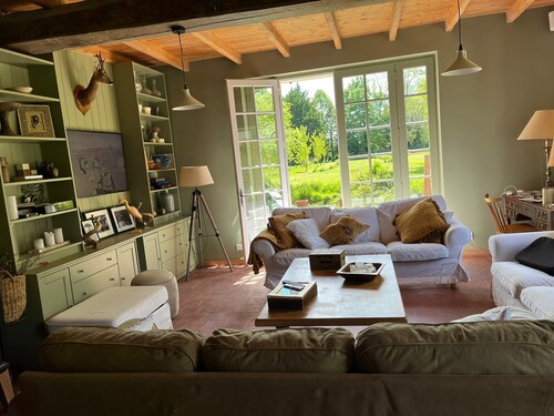 Beautiful vacation home 35 min from La Rochelle