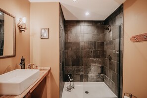 Huisje, 3 slaapkamers, terras | Badkamer