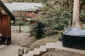 Cabin, 3 Bedrooms, Patio | Outdoor spa tub