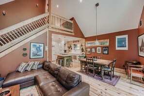 Hytte, 3 soverom, terrasse | Oppholdsrom