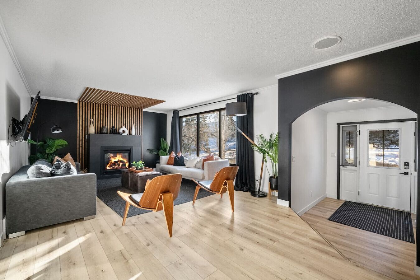 Smart TV, fireplace, foosball, table tennis