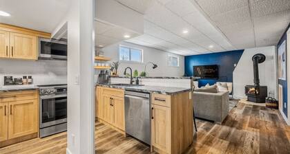 Aurora | Game Room | Hot Tub | Mountain/Lake Views