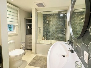 Hair dryer, towels - A relaxing chalet facing a sparkling lake (St-Adolphe-d'Howard)