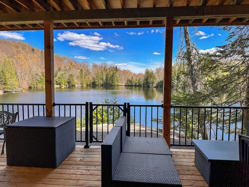 A relaxing chalet facing a sparkling lake