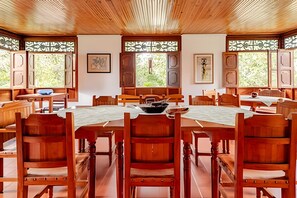 Superior House, Garden View | Dining - Casa cafetera cerca del Parque del Café (Quimbaya)