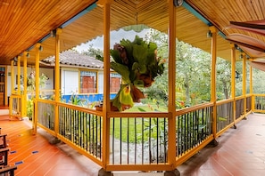 Superior huis, uitzicht op tuin | Terrein van de accommodatie