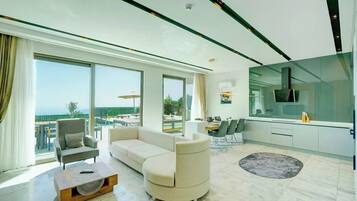 Smart-TV, Tischfußball, Tischtennisplatte