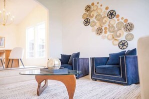 Interior - Villa w Hot Tub Firepit Game Room and EV Charger! (McMinnville)