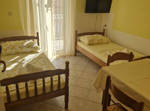 1 bedroom, WiFi, bed sheets