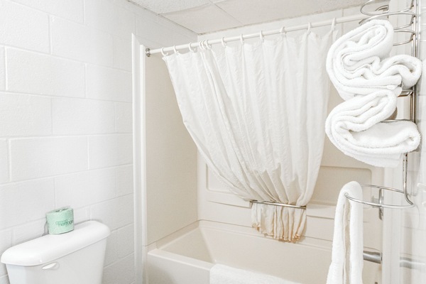 Room, 2 Queen Beds, Non Smoking | Bathroom | Free toiletries, hair dryer, towels