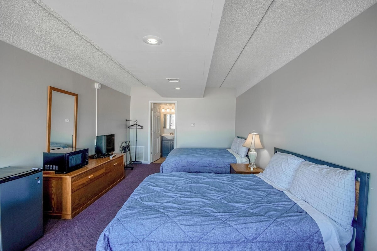 2 Full Bed Smoking | 办公桌、熨斗/熨板、免费 WiFi、床单