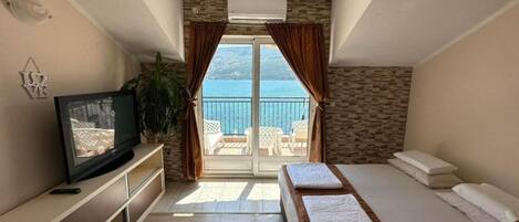 1 bedroom, iron/ironing board, Internet, bed sheets