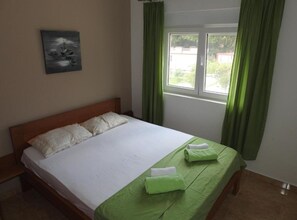 6 Schlafzimmer, Bügeleisen/Bügelbrett, Internetzugang, Bettwäsche