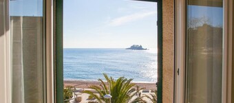 Comfortable Stay with Sea View in Petrovac - Standard Studio with Shared Balcony 1