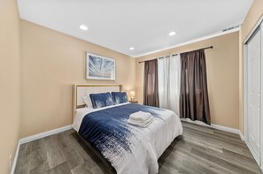 4 bedrooms, WiFi, bed sheets - Resort-Style / Pool, Pool Table & Central Spot (Rowland Heights)