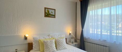 1 camera, accesso a Internet, lenzuola