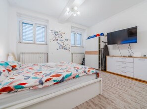 1 sovrum, strykjärn/strykbräda, internet och sängkläder