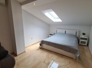 2 chambres, fer et planche à repasser, accès Internet, draps fournis