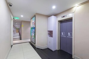 Unclassified image, 4 of 16, button - 100 Inn (Shanghai Pudong Jinqiao) (Shanghai)