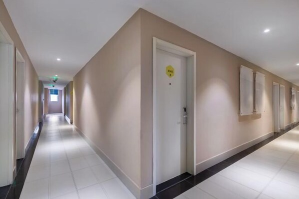 المنشأة من الداخل