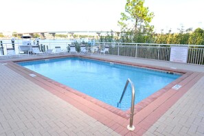 Beheizter Pool