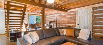 Picturesque Cabin ,Arcade, Fireplace