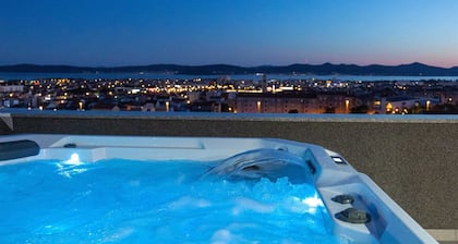 Villa Beverly Hills, Heated pool, Jacuzzi, 12 people