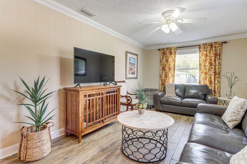 Family Home 5 Mi To Riverwalk & Jaguars Games! - Jacksonville, FL