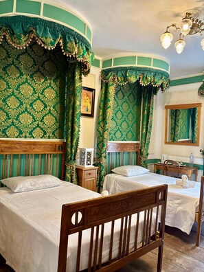 Desk, laptop workspace, free WiFi